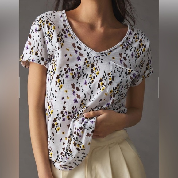 T.LA By ANTHROPOLOGIE The Lars Classic V Neck Tee - Picture 1 of 9